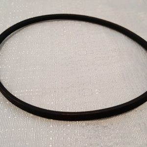 A thin black band