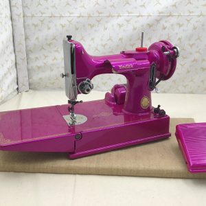 Featherweight – 1952 Hot Pink